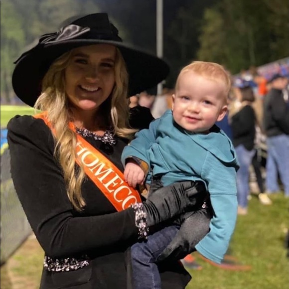 Meet your Posher, Cynne - Picture 2 of 6